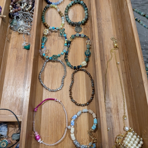 "Sally" Multi Color Strecthy With Natural Stones - Picture 9 of 10